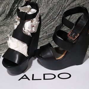 Aldo wedges